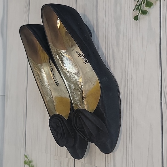 Vintage Erica Black Satin Low Heel Pumps by Huggins Shoes Womens Size 7.5AA - Picture 10 of 10